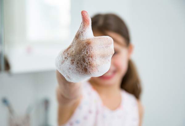 no3-natural-soap-thumbs-up-bubbles